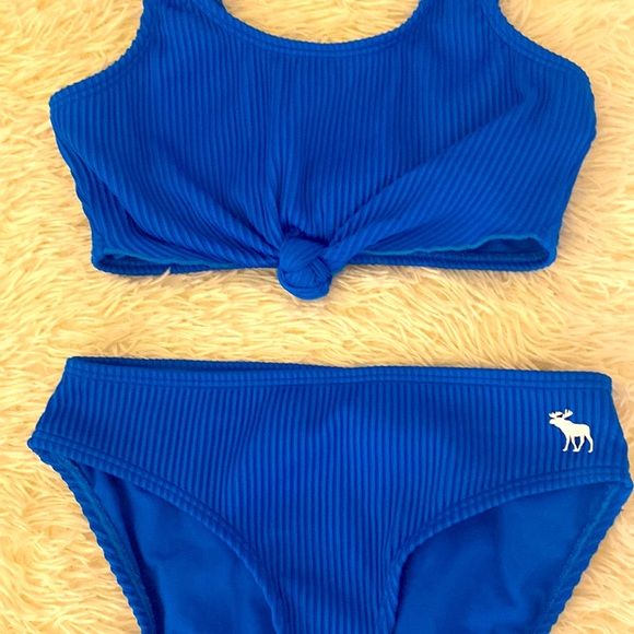 Barley worn blue Abercrombie kids swim bikini. Size 9/10. Super cute - Picture 1 of 3
